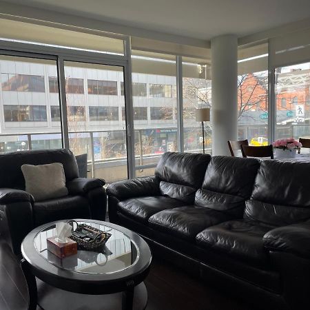 Spacious Downtown 2 Bedroom Condo With Pool And Air Conditioning Victoria Exterior photo